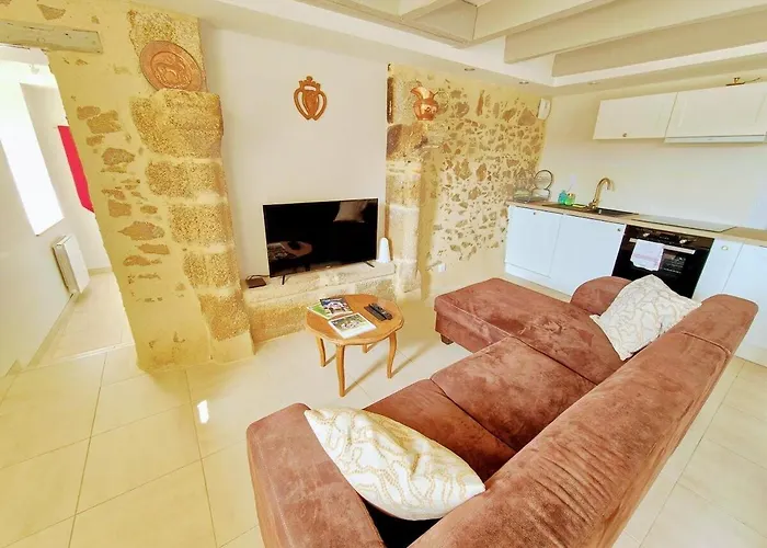 Penzion Maison 6/8pers A 10min Du Puy Du Fou 3*